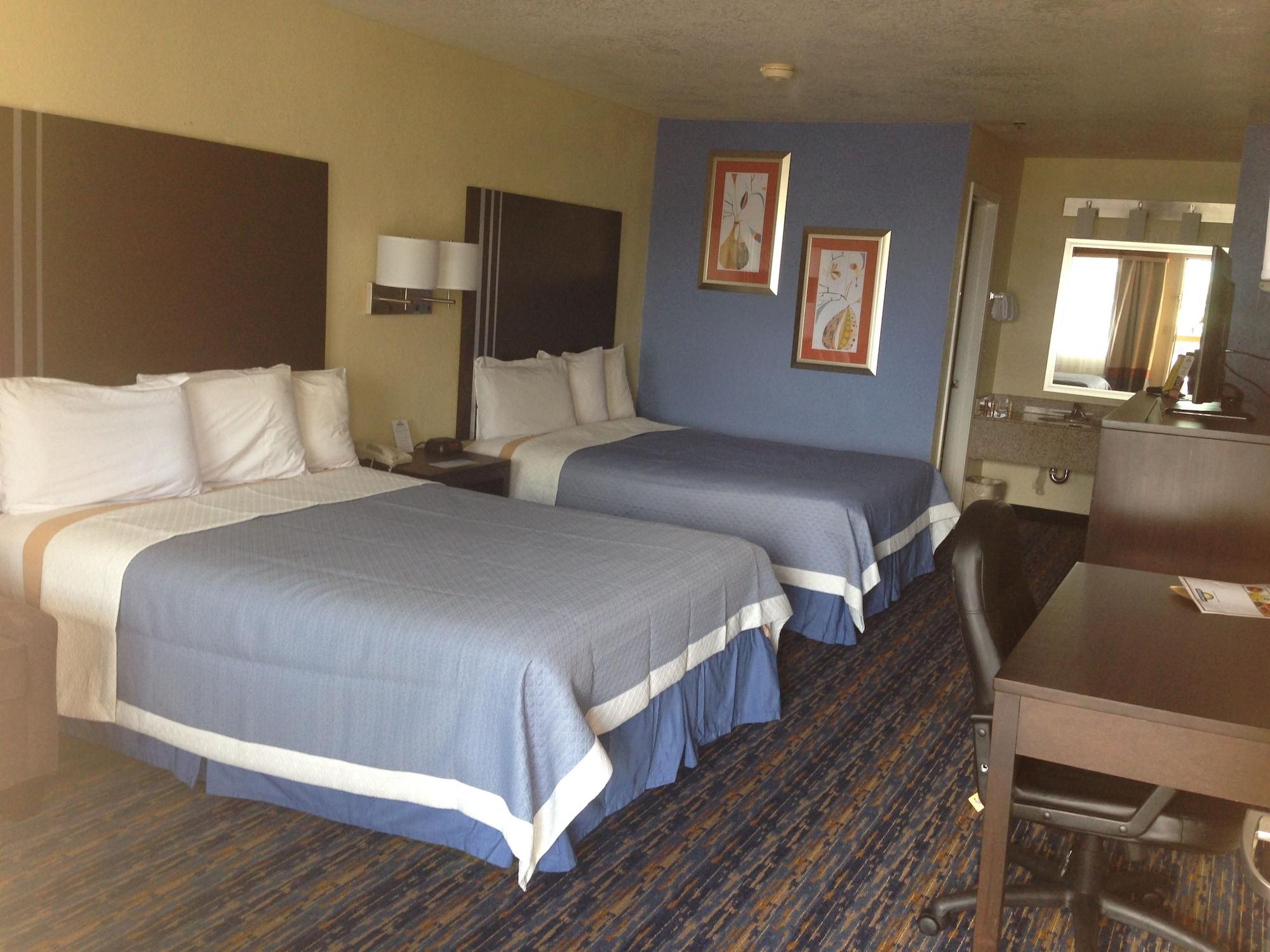 Days Inn By Wyndham Near Seaworld San Antonio Exterior foto