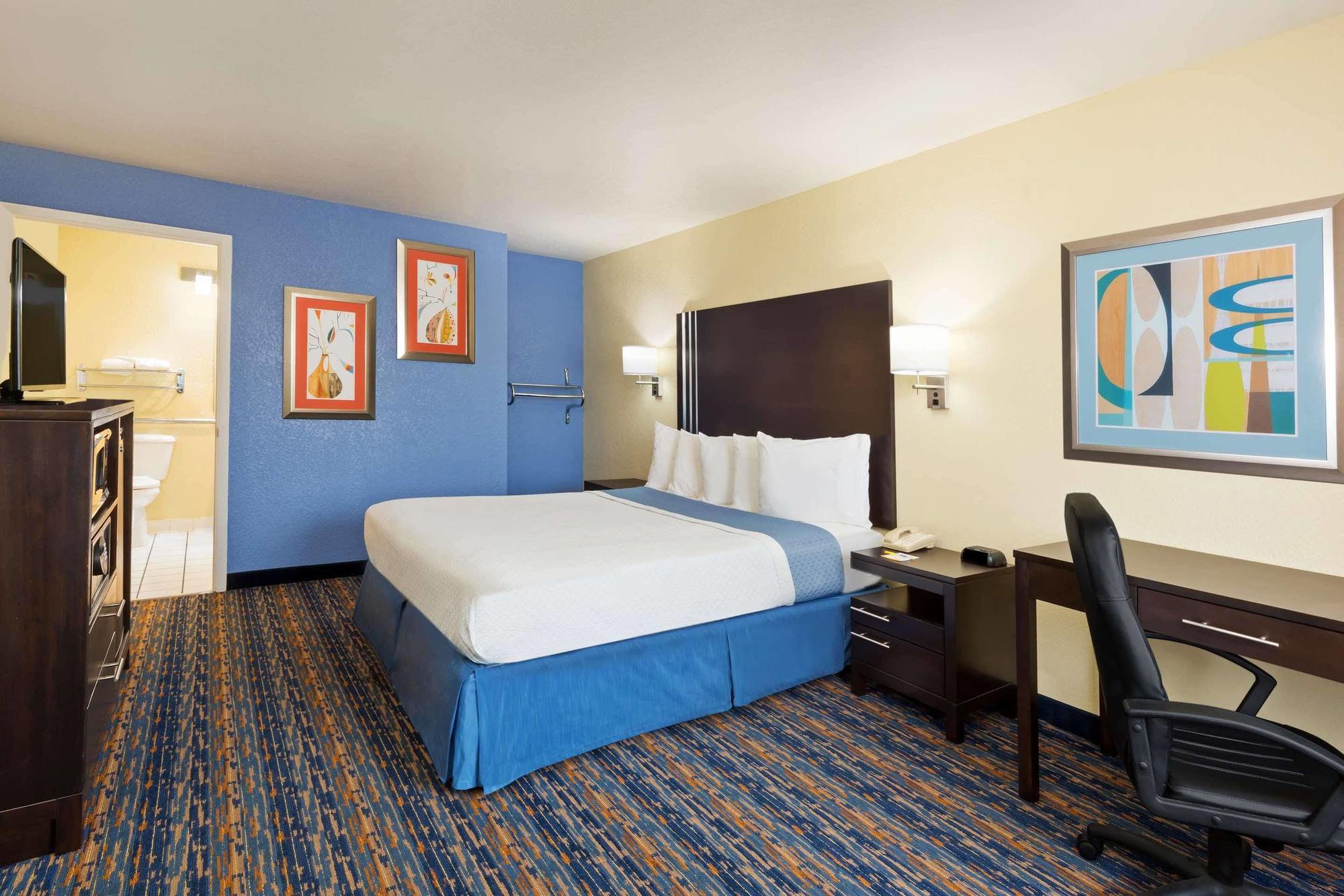 Days Inn By Wyndham Near Seaworld San Antonio Exterior foto